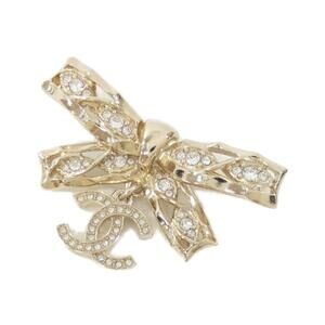 CHANEL White Brooch
